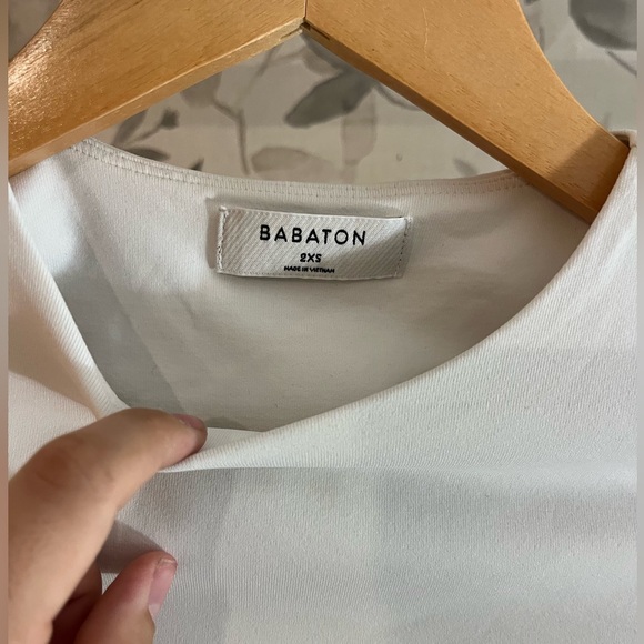 🤍aritzia “contour” cropped t shirt & tank top 🤍 - Picture 4 of 7